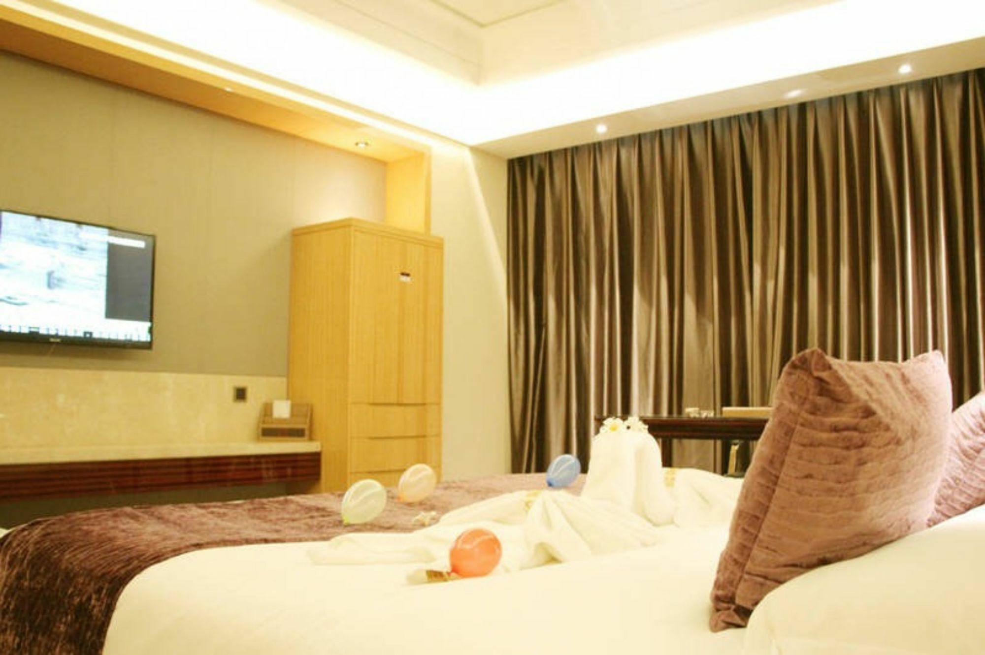 Swan Lake Recreation Hotel Foshan Zewnętrze zdjęcie